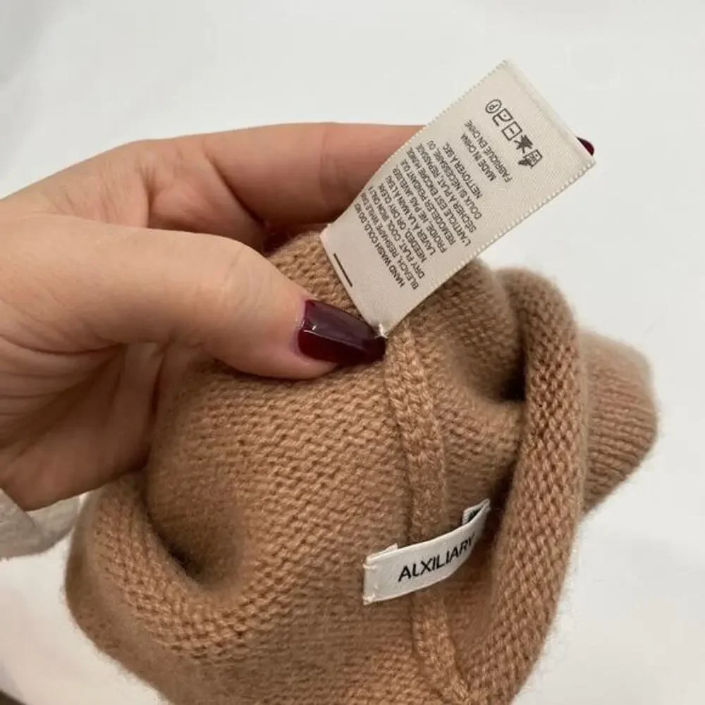 Auxiliary‎ Aritzia tan roll hem cashmere beanie